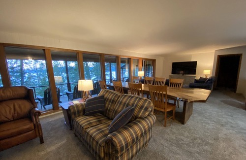 Whitefish Cabaña | Lake Front Cabin on Beautiful Whitefish Lake