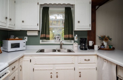 Martinsville Apartamento | Lake Front Cabin Peaceful hot tub and Fire pit