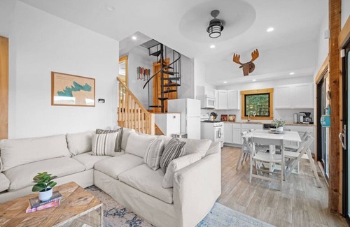 New Durham Casa | Lake Front Cabin with Private Dock & Amazing Views