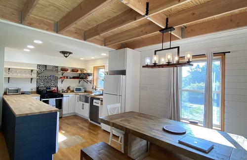 Athens Casa | Lake Front Chalet in Catskill close to Skii Slopes
