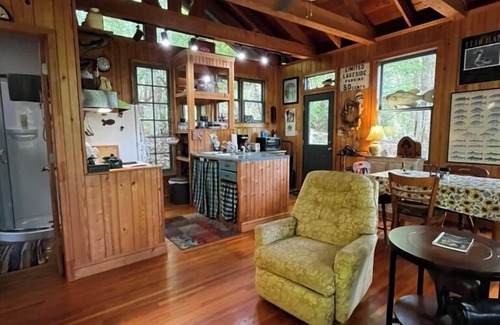 Salem Cabaña | Lake Front Cottage/Floating Dock