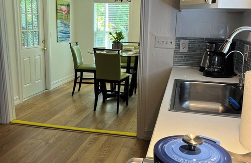 East Naples Cabaña | Lake front cottage less than 1mile from Fifth Ave S. The heart of old Naples.