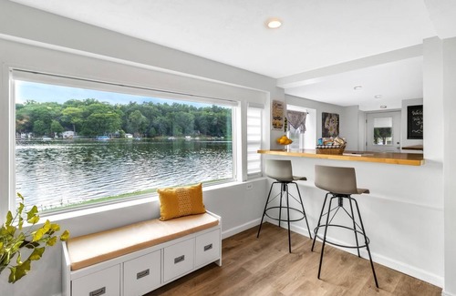 Cloverdale Cabaña | Lake front cottage with private beach and docks!