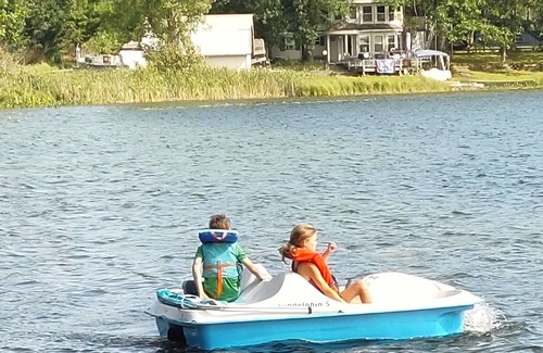 Lake Cabaña | Lake Front Getaway-Fun for the whole family!