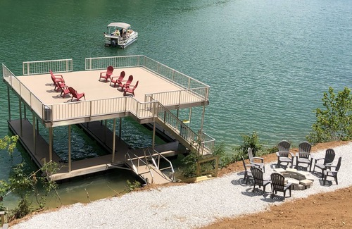 La Follette Casa | Lake Front - Gorgeous views, 6 bedroom/ 6 1/2 baths, 2 refrigerators/dishwashers