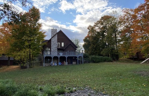 Presque Isle Casa | Hermosa casa para motos de nieve y paseos en bote en Presque Isle Lake