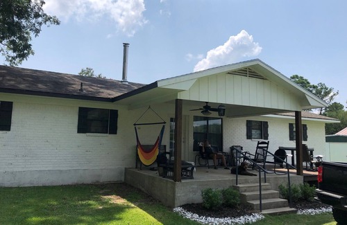 Negreet Casa | Lake front home in secluded neighborhood mins away f/ boat launch and amenities.