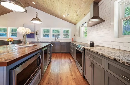 Buckhead Casa | Lake front home on Lake Oconee with private dock, hot tub and firepit