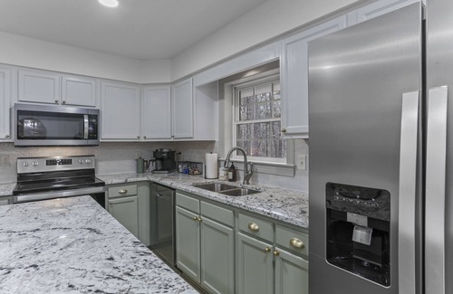 Milledgeville Casa | Lake front home on Lake Sinclair: Modern, fire pit, dock, private, pet-friendly!