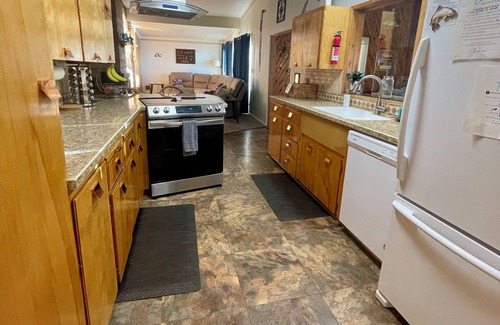 Moses Lake Casa | Lake Front home w/Dock & Boat Launch ✨ Closer to the Sun Lake House