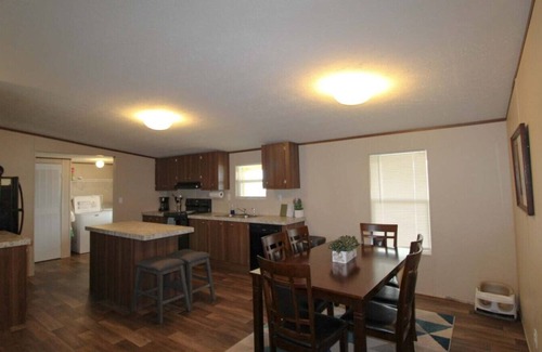 Many Cabina | Lake front home with spectacular sunsets! 6 miles from Toledo Tackle!