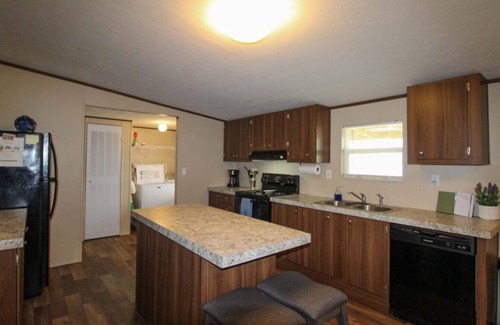 Many Cabina | Lake front home with spectacular sunsets! 6 miles from Toledo Tackle!