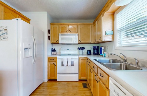 Big Creek Casa | Lake front home with games, fire pit, gas grill and dock