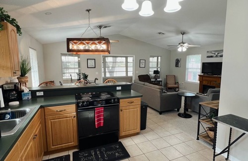 Dade City Casa | Casa frente al lago en Dade City, FL