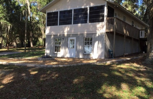 Dade City Casa | Casa frente al lago en Dade City, FL
