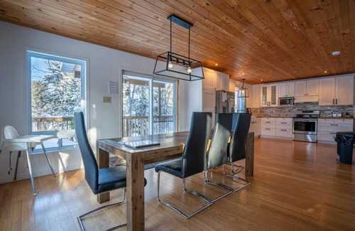 Saint-Didace Chalet De Esquí | Au bord de l eau et en forêt. Meublé à neuf !!