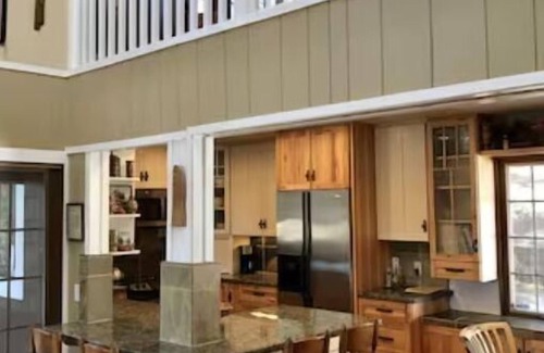 Groveland Casa | Lake Front Luxury Lodge - Near Yosemite - Pool Table - Private Dock and Lake PML