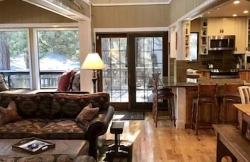 Groveland Casa | Lake Front Luxury Lodge - Near Yosemite - Pool Table - Private Dock and Lake PML