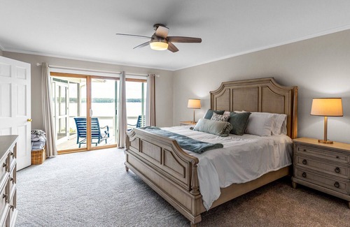Mount Gilead Casa | Lake Front Luxury