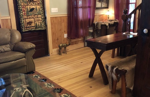 Gloversville Casa | LAKE FRONT MAGIC. A Secluded cottage in the Adirondack Park on MOUNTAIN LAKE