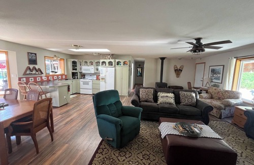 Deka Lake Casa | Lake-front on the prettiest lake in the Cariboo