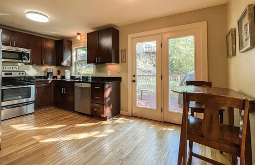 Cadiz Casa | Lake Front - Private Dock - Sleeps 10!