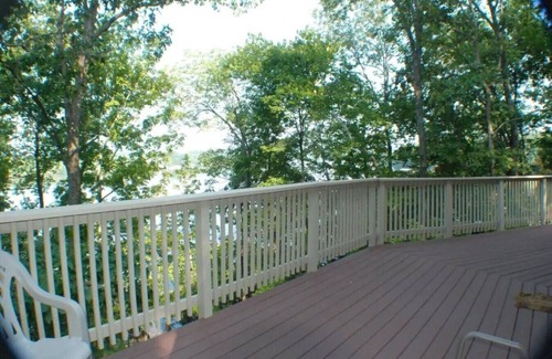 Cadiz Casa | Lake Front - Private Dock - Sleeps 10!