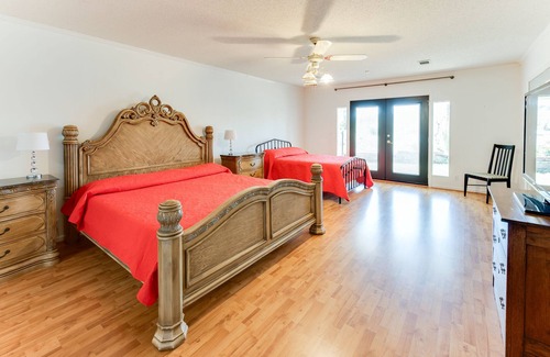 Northport Casa | Lake front property with a jaw dropping view in every room.