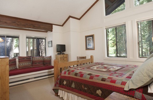 Tahoe Tavern Casa | Lake Front Property w/Pool/Pier/Patio/Tennis-Walk to Downtown Tahoe City