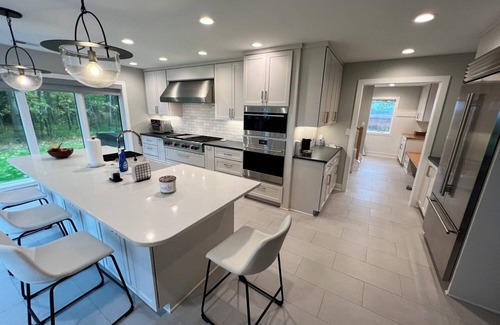 Port Washington Casa | Lake Front Retreat with Hot Tub