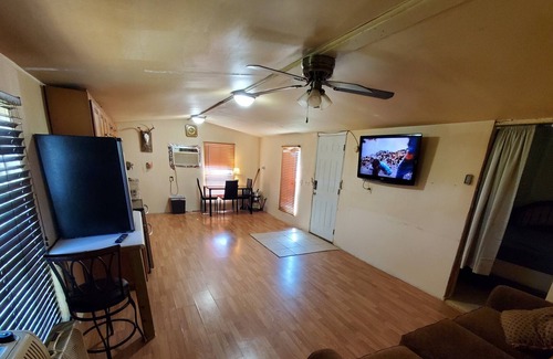 Oneida Casa | Lake front rustic fishing camp