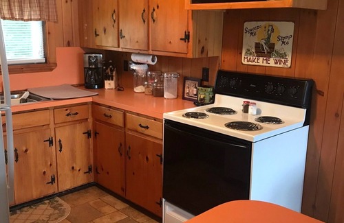 Auburn Cabaña | Lake Front Taylor Pond Cottage