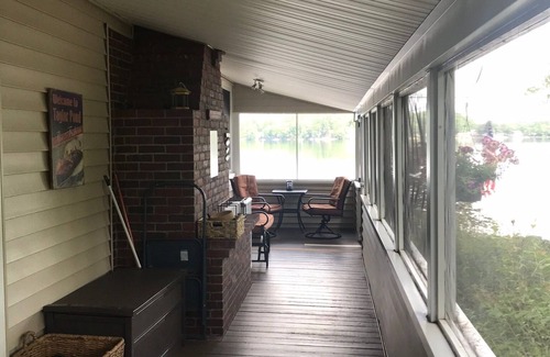 Auburn Cabaña | Lake Front Taylor Pond Cottage