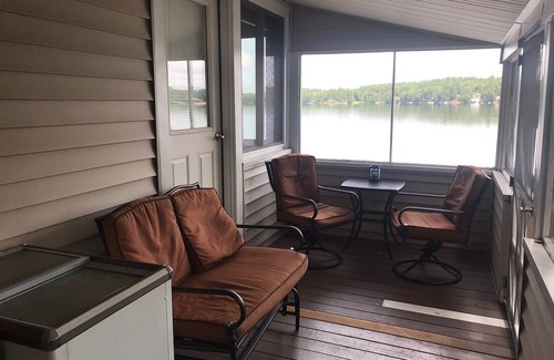 Auburn Cabaña | Lake Front Taylor Pond Cottage