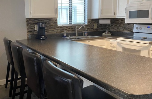 Village of Four Seasons Condominio | Lake Front View on Horseshoe Bend Parkway - Gated community