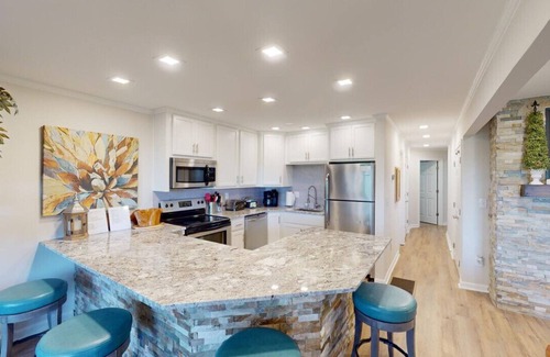 Bronston Casa | Lake Front Woodson Bend ~ Lake Cumberland Resort Luxury Condo (unidad hermana # 888559)