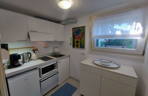 Frader Apartamento | Estudio de lujo con piscina en el lago de Garda