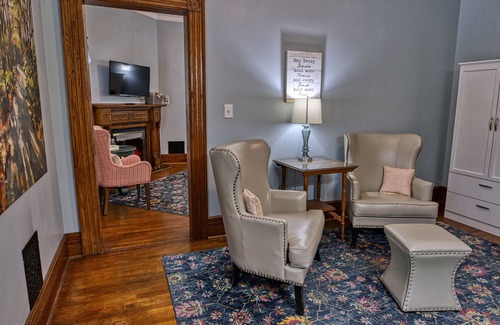 Lake Luzerne-Hadley Casa | Lake George area Victorian Inn - sleeps 24 - Firepit - A/C - Breakfast included!