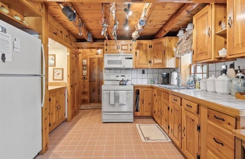 Lake George Casa | Lake George | Hot Tub | Firepit | Schroon Lake
