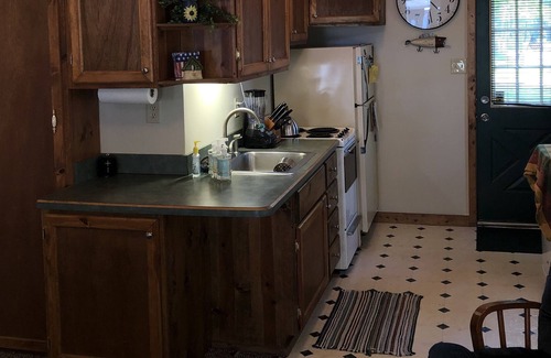 Lake Cabaña | Lake George/Shingle Lake ~ WIFI ~ Pet Friendly ~ Cable - Walk to Lake