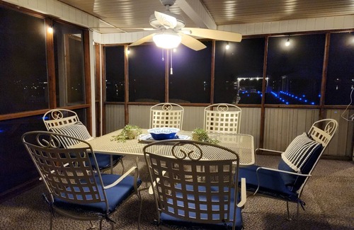 Waterloo Casa | Lake Greenwood Lodge Main House