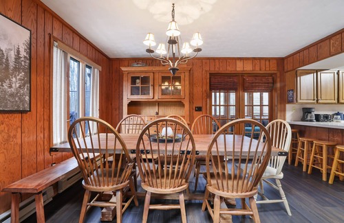 Lake Harmony Estates Casa | Lake Harmony Cabin - sleeps 13, game room, open common area, hot tub