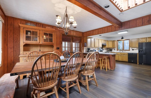 Lake Harmony Estates Casa | Lake Harmony Cabin - sleeps 13, game room, open common area, hot tub