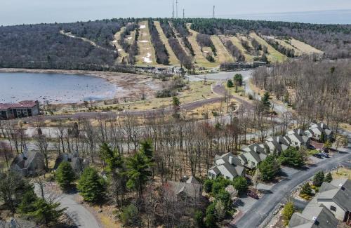 Lake Harmony Estates Casa | Lake Harmony - Pineknoll Drive Retreat