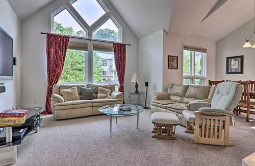Lake Harmony Villa | Lake Harmony Villa: Walk to Big Boulder Mountain!