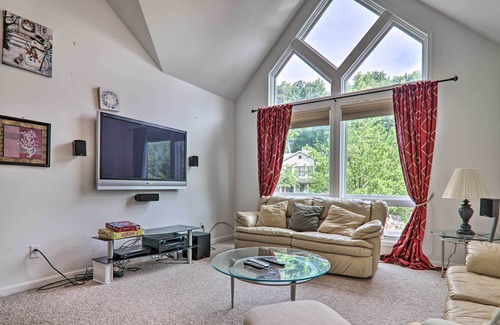 Lake Harmony Villa | Lake Harmony Villa: Walk to Big Boulder Mountain!