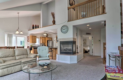 Lake Harmony Villa | Lake Harmony Villa: Walk to Big Boulder Mountain!