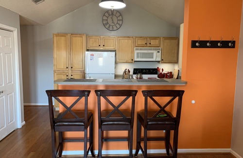 Keowee Apartamento | Lake Hartwell/ Clemson condo- perfect game day retreat