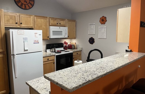 Keowee Apartamento | Lake Hartwell/ Clemson condo- perfect game day retreat