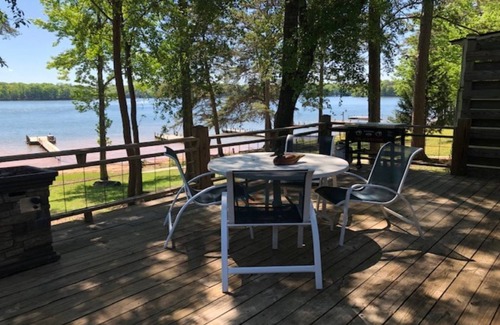 Fair Play Casa | Lake Hartwell Covered Dock & Sunset Beach 3BD, 1BA
